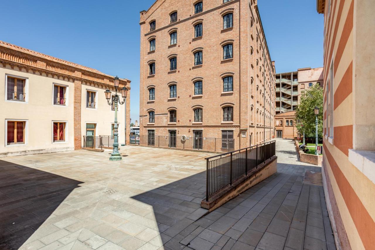 Molino Stucky Residence Suites Venedig Exteriör bild